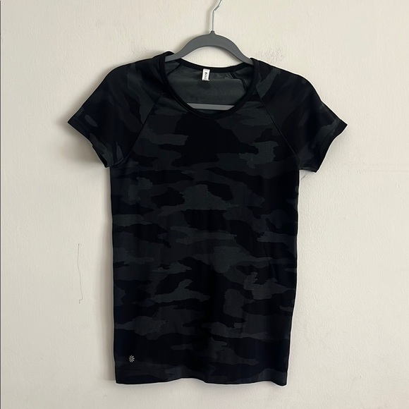 Athleta Black Fitted Short Sleeve T-Shirt Women’s | Performance Activewear Top - Picture 2 of 7